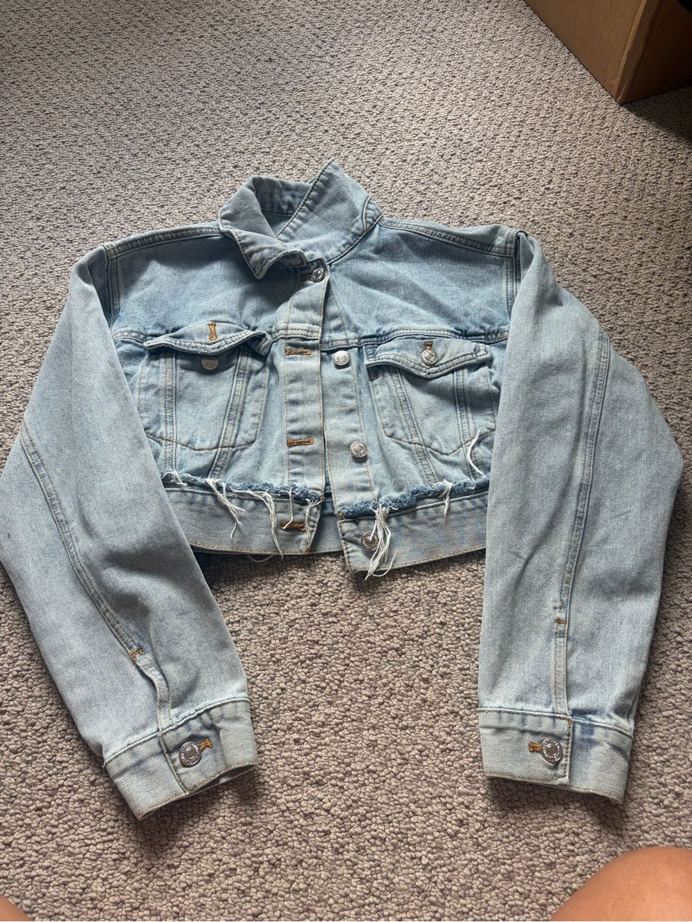 Forever 21 Light Blue Cropped Distressed Denim Jacket